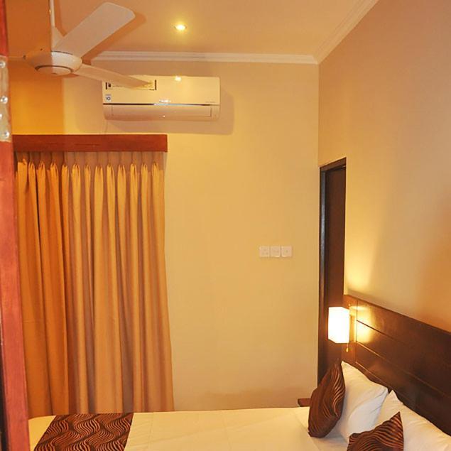 Mercuryfm 101 Yarl Mercury Inn - Jaffna Esterno foto